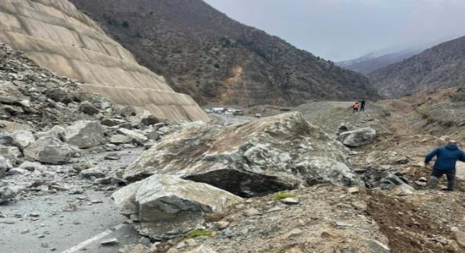 Artvin - Şavşat karayolunda heyelan